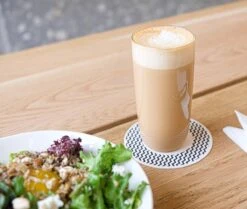 CHALO Prijswinnende Masala Chai Latte - Indische Vegan Chai - Zwarte Assam Thee - 25 Porties/ 300GR -Voedsel Serie Winkel 1200x1013 2