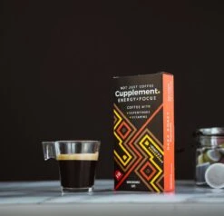 Cupplement Energy/Focus Blend Dark Roast Espresso - 10 Nespresso Koffiecups - Koffie Met Vitamines, Extra Cafeïne En Superfoods - Duurzame Biologische Afbreekbare Koffie Capsules 9 Cupplement Energy/Focus Blend Dark Roast Espresso - 10 Nespresso Koffiecups - Koffie Met Vitamines, Extra Cafeïne En Superfoods - Duurzame Biologische Afbreekbare Koffie Capsules -Voedsel Serie Winkel 1200x1157