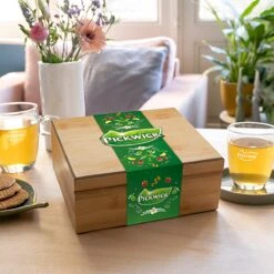 Pickwick Bamboe Houten Theedoos - Geschenkset - 60 Theezakjes -Voedsel Serie Winkel 1200x1200 318