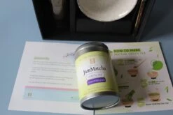 Premium Matcha Set - 5 Delige Matcha Cadeauset - Bamboo Klopper - Met Instructies - 100 Gram Matcha -Voedsel Serie Winkel 1200x800 12