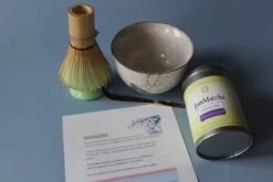 Premium Matcha Set - 5 Delige Matcha Cadeauset - Bamboo Klopper - Met Instructies - 100 Gram Matcha -Voedsel Serie Winkel 1200x800 13