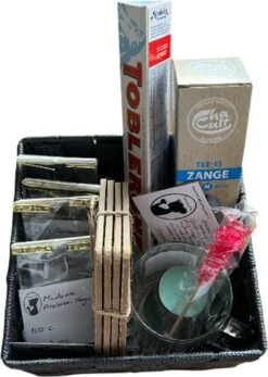 Madame Chai Theeproefpakket - Theeproeven - Proefpakketje - Leuk Geschenk - Speciaal Cadeau - Thee Set - Theeproeven 6 Madame Chai Theeproefpakket - Theeproeven - Proefpakketje - Leuk Geschenk - Speciaal Cadeau - Thee Set - Theeproeven -Voedsel Serie Winkel 854x1200 2