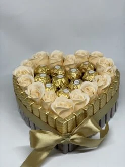 Chocolade XL Hart Geschenk - Valentijn Cadeau - Ferrero Rocher Valentijn Cadeau - Valentijnsdag Geschenk - Liefde - Moederdag