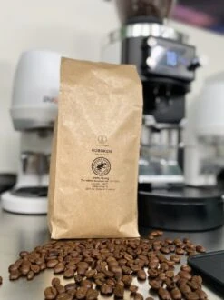 Rotterdamse Koffiebonen Tasty Proefpakket | ORIGINAL 3 X 500 GRAM 8 Rotterdamse Koffiebonen Tasty Proefpakket | ORIGINAL 3 X 500 GRAM -Voedsel Serie Winkel 899x1200 3