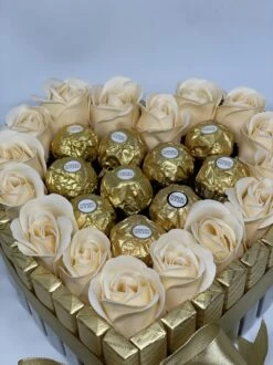 Chocolade XL Hart Geschenk - Valentijn Cadeau - Ferrero Rocher Valentijn Cadeau - Valentijnsdag Geschenk - Liefde - Moederdag -Voedsel Serie Winkel 899x1200 31