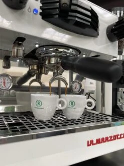 Rotterdamse Koffiebonen Tasty Proefpakket | ORIGINAL 3 X 500 GRAM 9 Rotterdamse Koffiebonen Tasty Proefpakket | ORIGINAL 3 X 500 GRAM -Voedsel Serie Winkel 899x1200 4